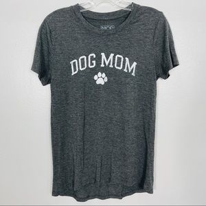 Modern Lux Gray Dog Mom T-shirt Size Medium